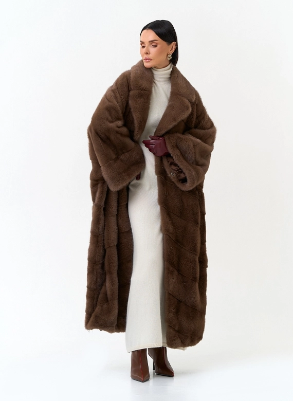Женская шуба из меха норки с английским воротником фото