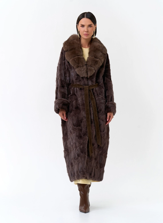 Женская шуба из меха норки с воротником из меха песца фото