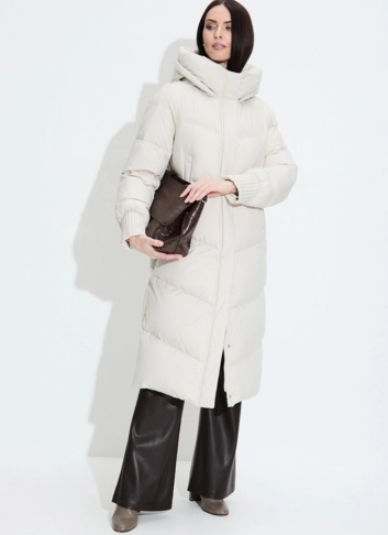 Женский пуховик с капюшоном фото