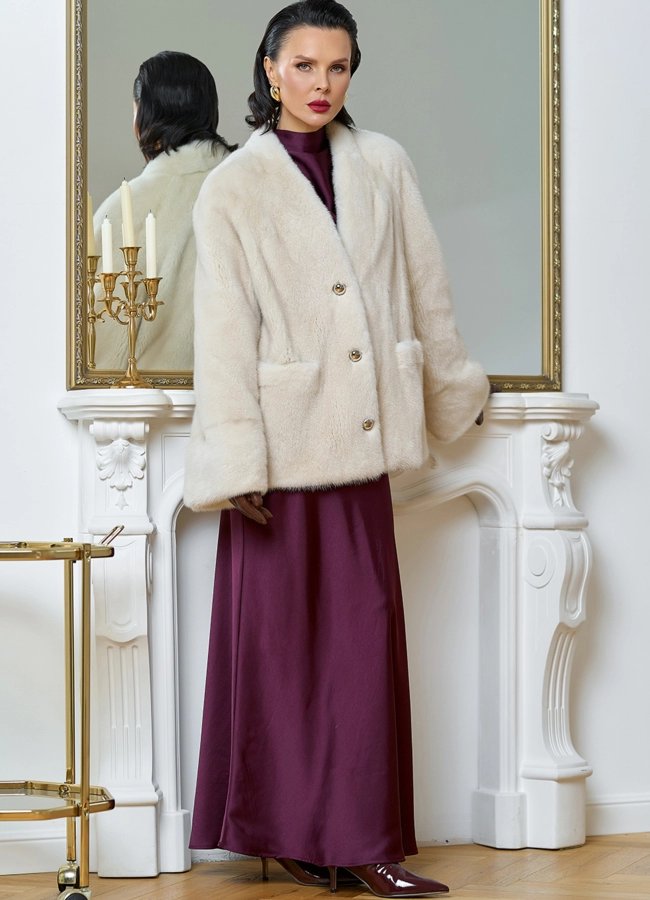 Укороченная шуба из меха норки с акцентными пуговицами модель № 31703 в кредит